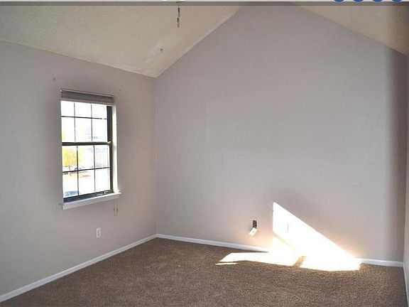 4th image of 412 NE 6th St APT A