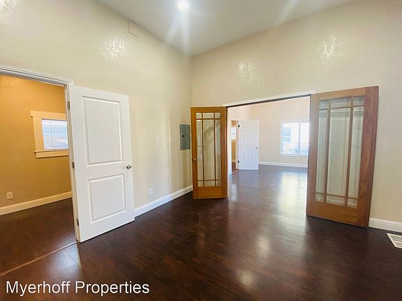 3rd image of 690 18th St #C