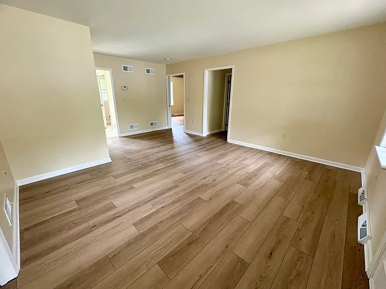 303 E Orange St — Photo 8