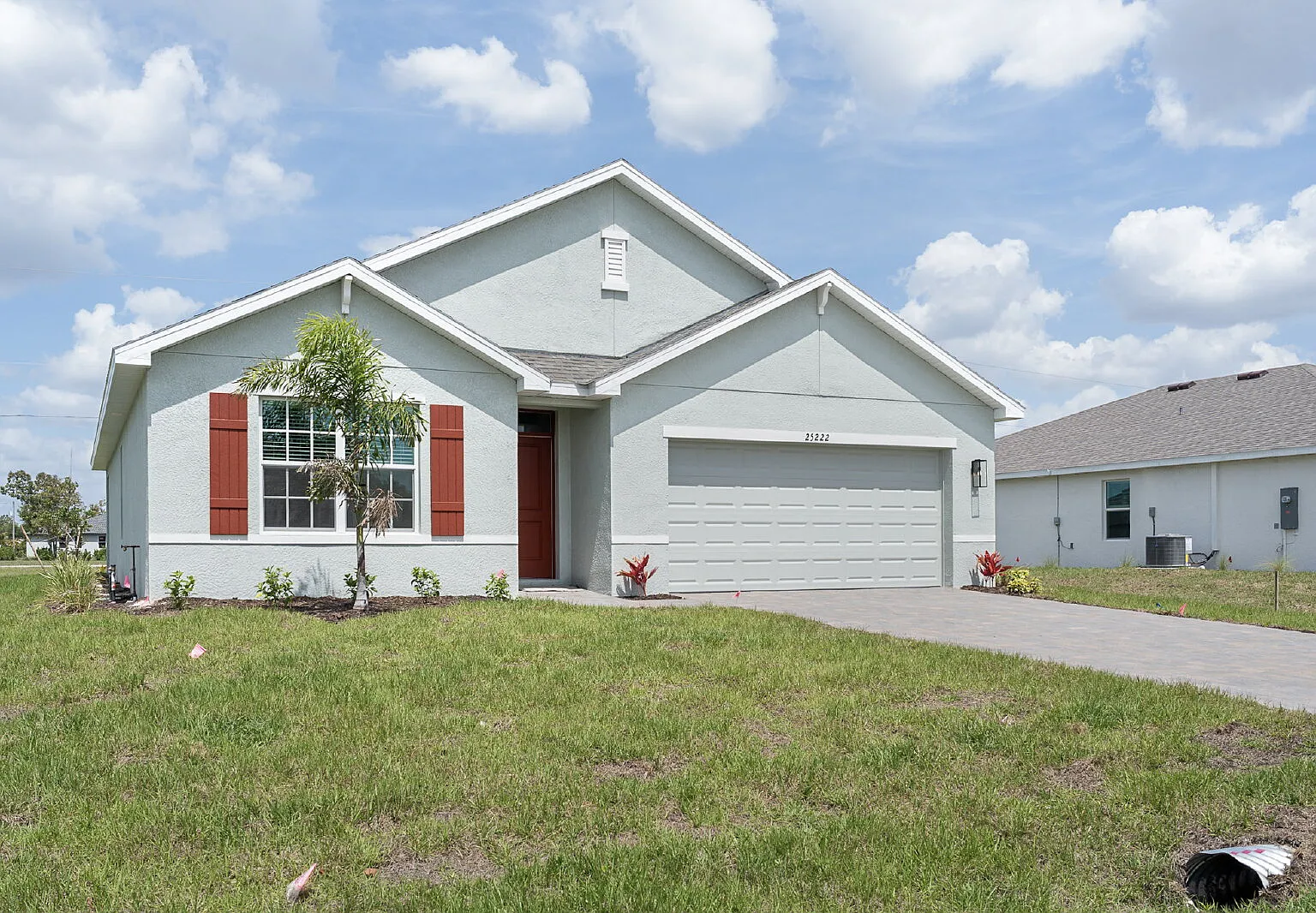 4 bed, 2.0 bath, 1828 sqft, $2,100 — Photo 2