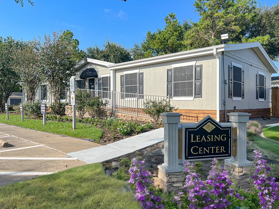Waterstone Place Apartments