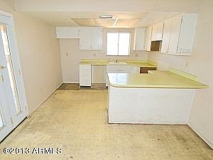 5th image of 2320 N 70th Dr