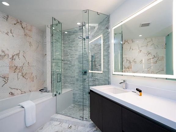 5th image of 851 NE 1st Ave #2206