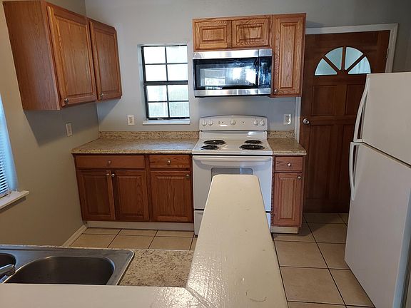 5th image of 1030 W 30th St