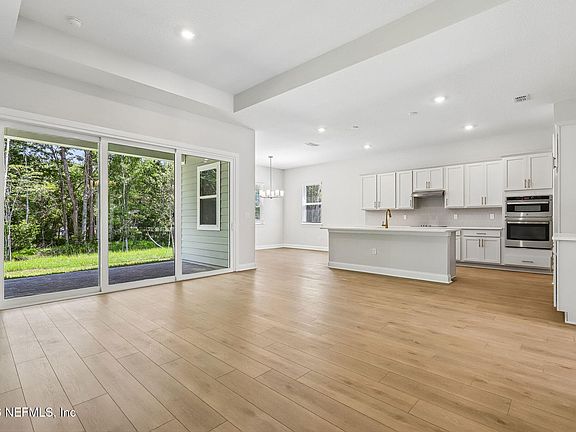 5th image of 114 CRES SHRS Road