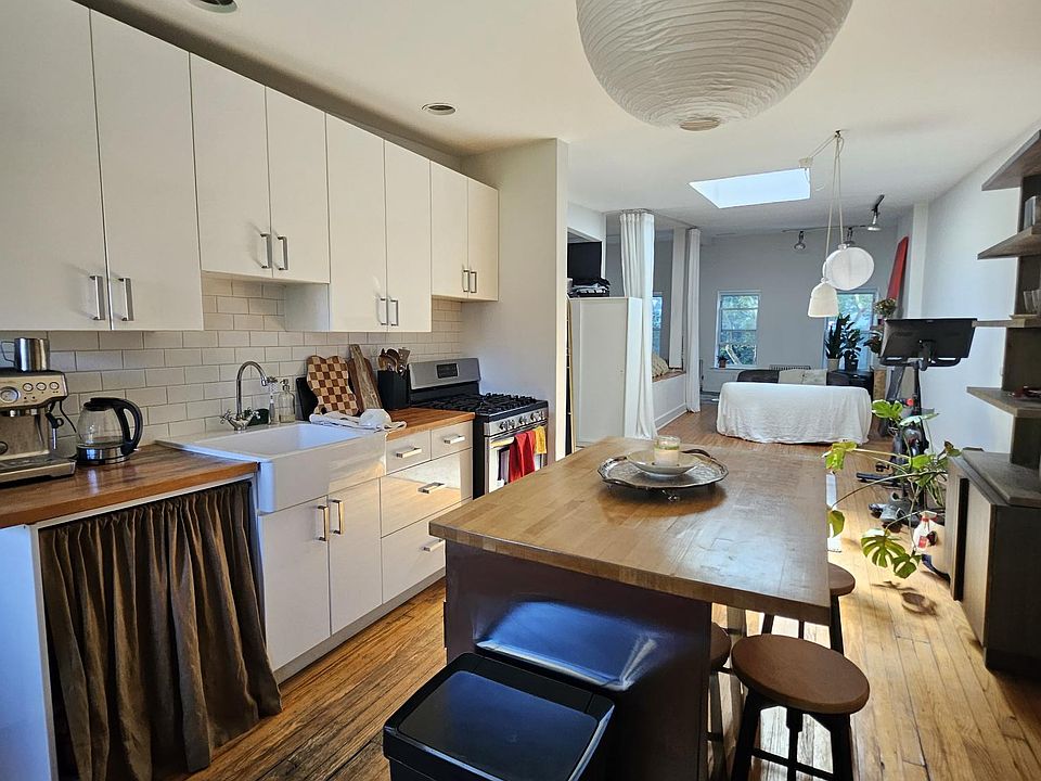 1st image of 530 Court St #2