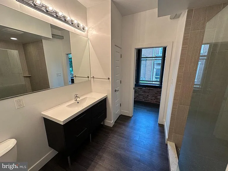 820 W Market St #2B — Photo 13