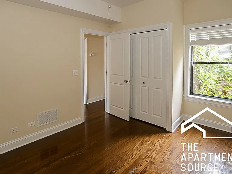 3707 N Wilton Ave #T — Photo 3
