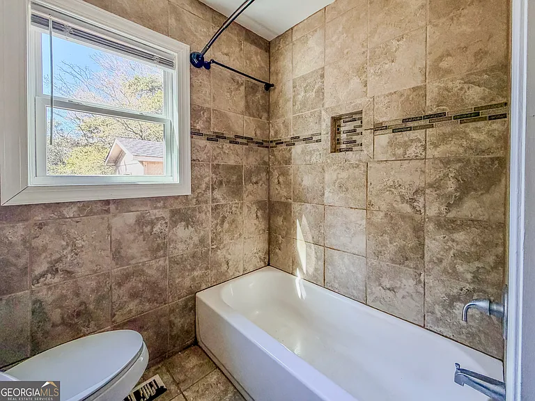 607 McArthur Blvd — Photo 8