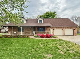 654 S 7th St, Breese, IL