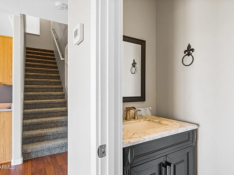 210 E Jasper Ct — Photo 13