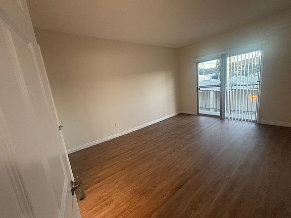 5th image of 10270 Tujunga Canyon Blvd #109
