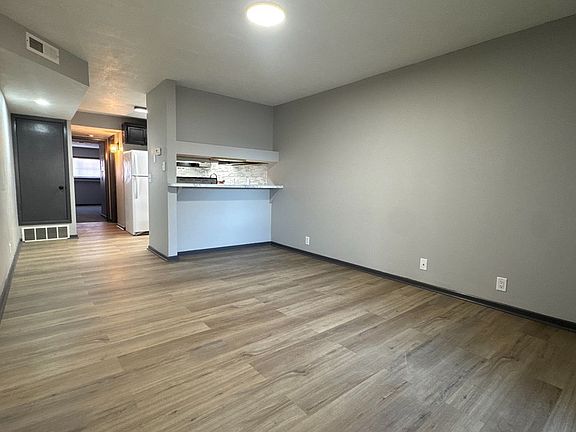 3rd image of 1121 N 28th St #8