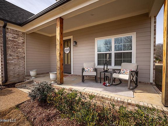 3rd image of 3066 Meadows Way