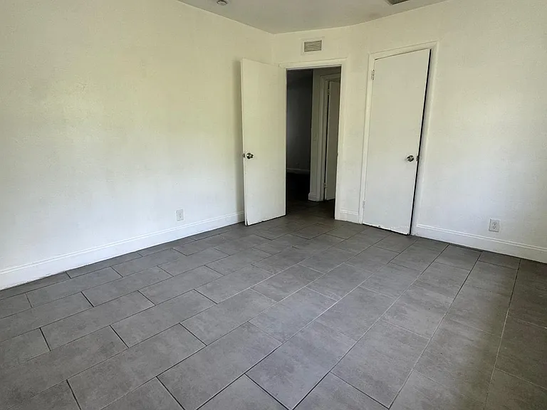 914 3rd St #2 — Photo 7