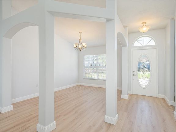 3rd image of 1831 Oak Grove Ave