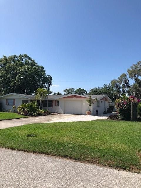1st image of 211 Lakeview Ln