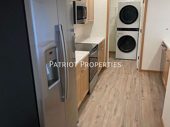 2nd image of 400 Larkin St #205