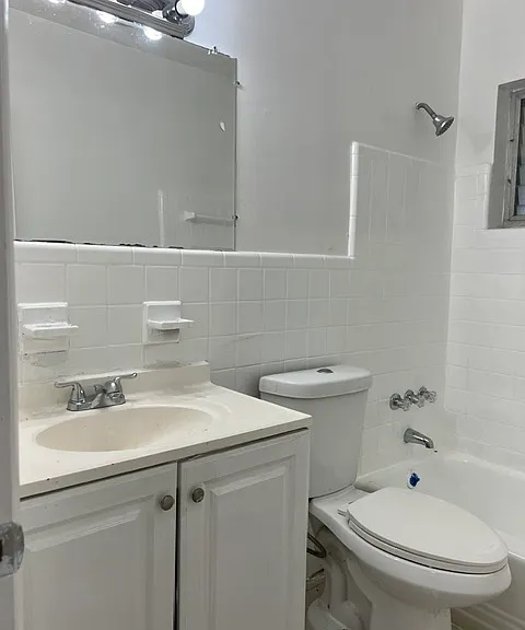 2210 N 57th Ave — Photo 13