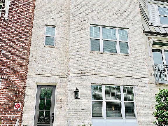 2nd image of 472 W Plant St
