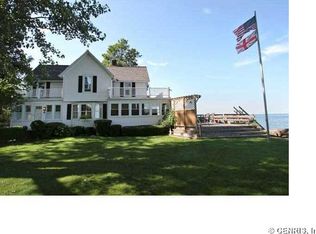 2084 Edgemere Dr, Rochester, NY 14612