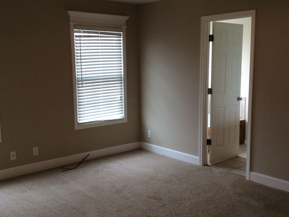 1st image of 4709 Creek Crossing Dr