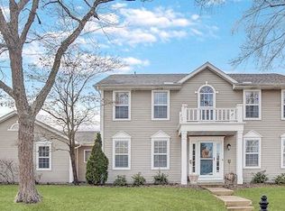 923 Dartmouth Dr, O'Fallon, IL 62269