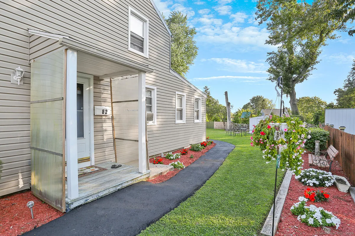 Building Photo - 82 Garden Dr #82