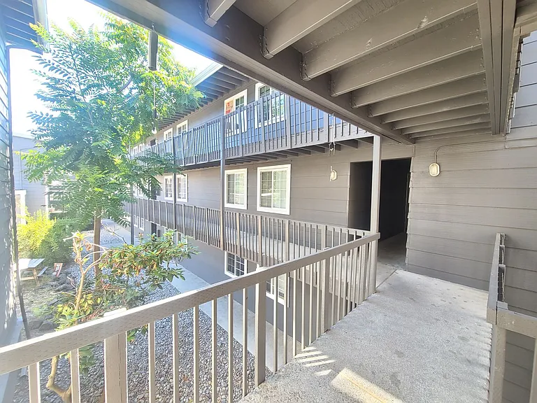 Horizon Apartments — Photo 23