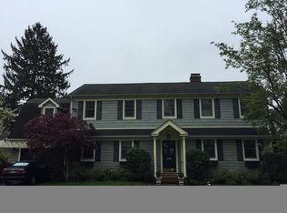 18 Elm St, Garden City, NY 11530