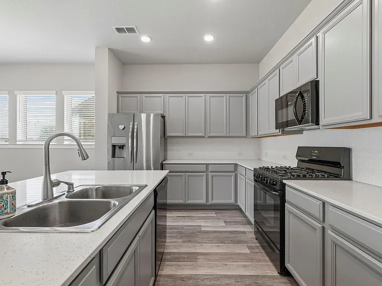 10055 Napier Dr — Photo 5