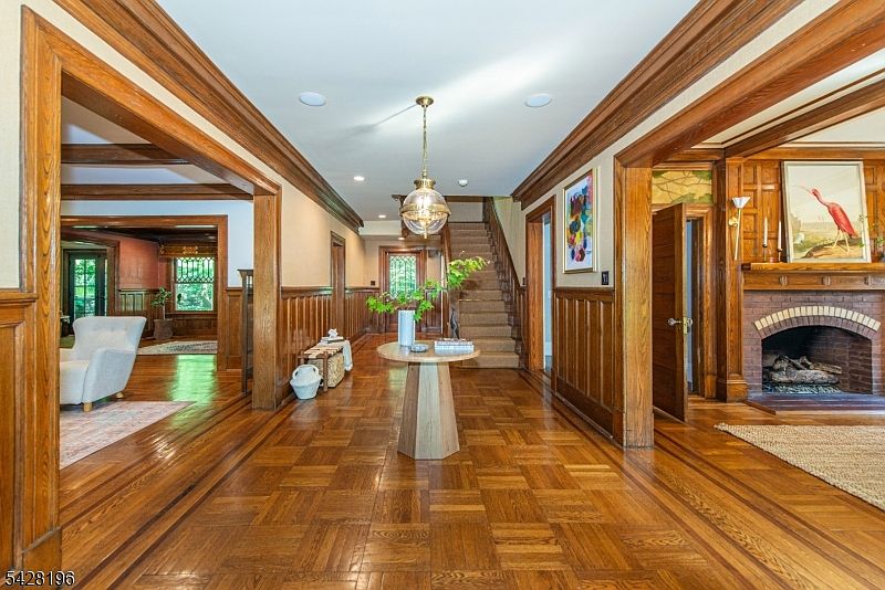 1st image of 324 Morris Ave