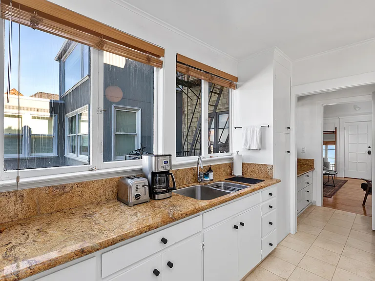 2621 Divisadero St #2 — Photo 10