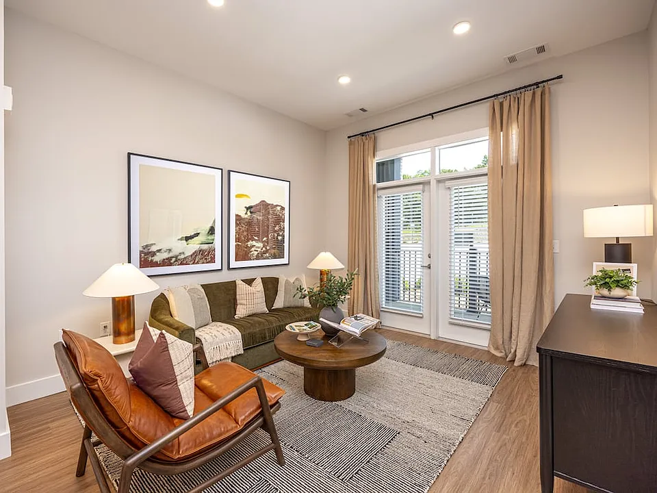 Spacious living room