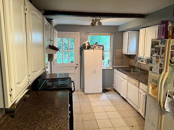 2nd image of 223 Lynnwood Dr
