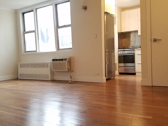 3rd image of 200 E 30th St APT 5M