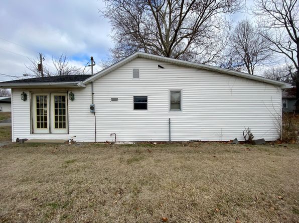 317 N Padgett St, Morganfield, KY 42437