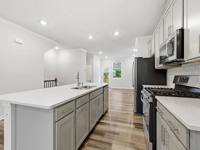 324 Hemley Trl — Photo 37