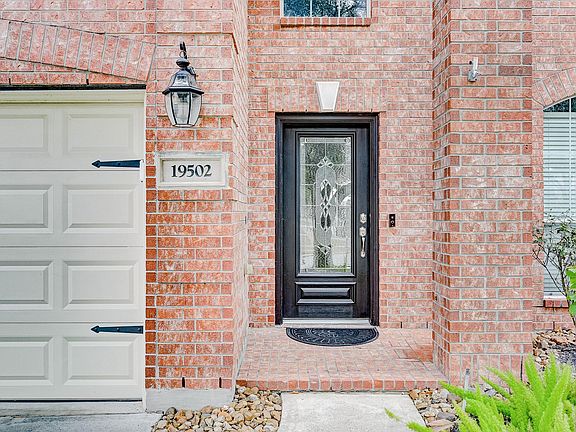 4th image of 19502 Valkyrie Dr