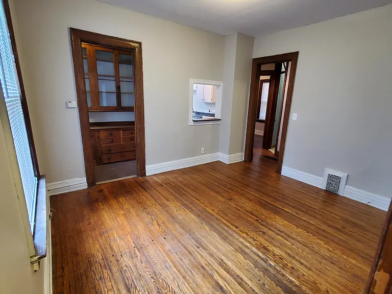 27 Harvard St — Photo 8