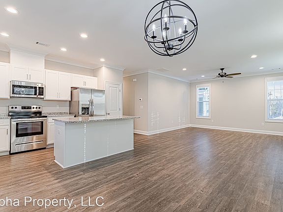 5th image of 109 Hemlock Dr
