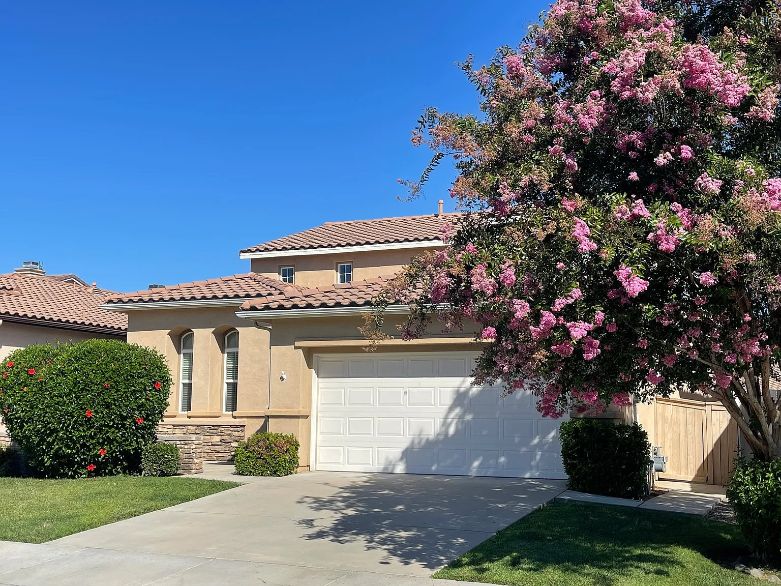 5 bed, 2720 sqft, $3,500 — Photo 3