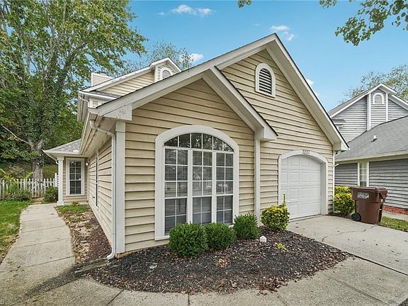 3rd image of 3221 Pipers Way