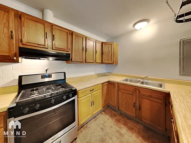 2225 Lisa Ann Dr SE — Photo 4
