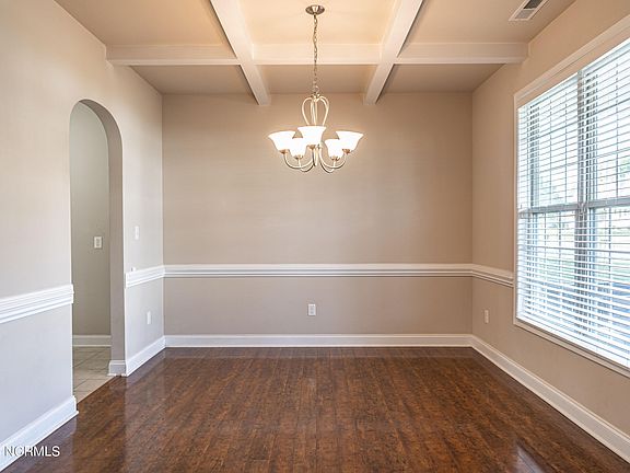5th image of 206 Trenton Place