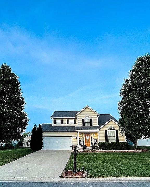 1st image of 205 Saratoga Ct