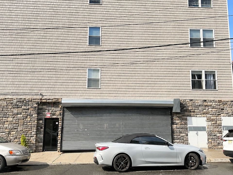 1st image of 39 16th Ave #1