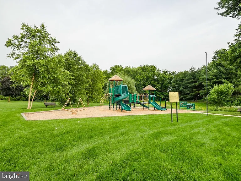 878 Williams Pl — Photo 26