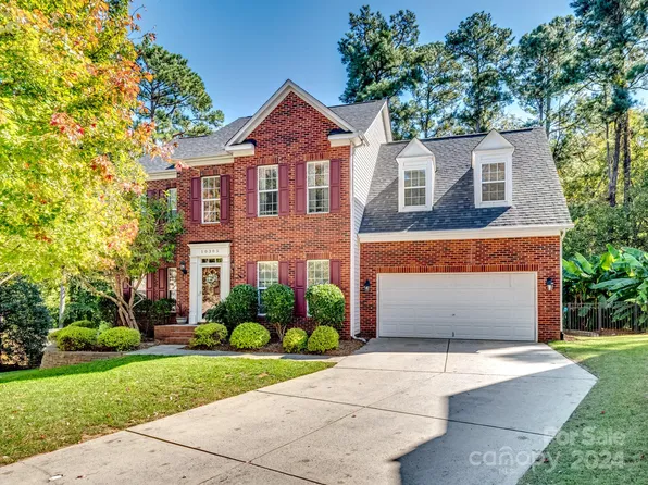 10305 Elven Ln, Charlotte, NC 28269