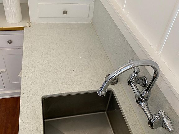 5th image of 2160 Van Ness Ave #2